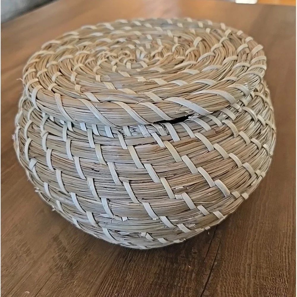 Vintage Woven Sweetgrass Handmade Round Bulbous Basket With Lid 7
